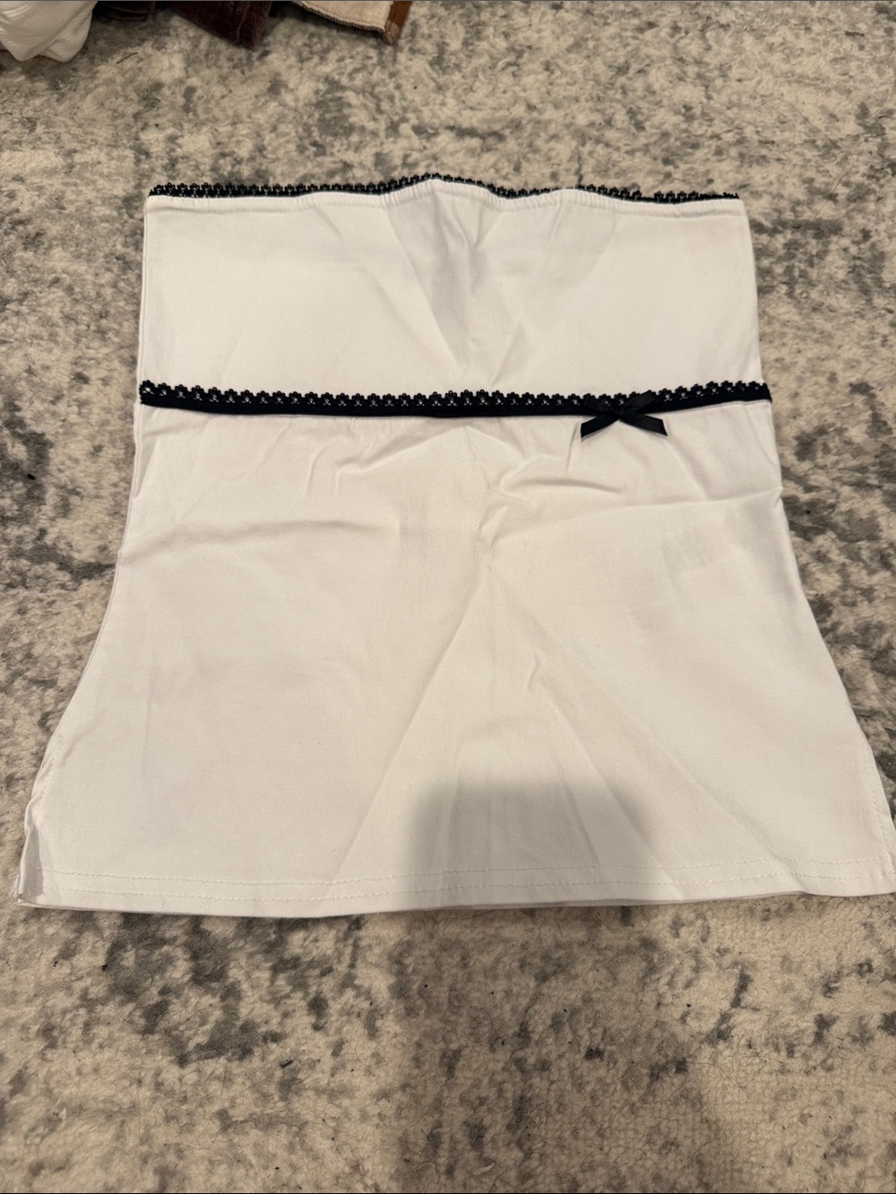 PrettyLittleThing White Strapless Crop Top with Black Trim